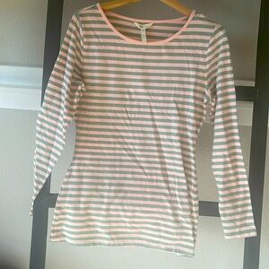 Women’s ’Off the Grid Tee.’  Size medium.